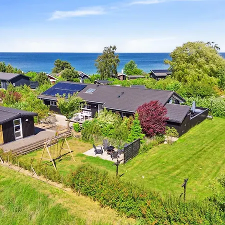 Tuulikki - 100m From The Sea By Interhome