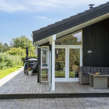 Сasa de vacaciones Tuulikki - 100m From The Sea By Interhome
